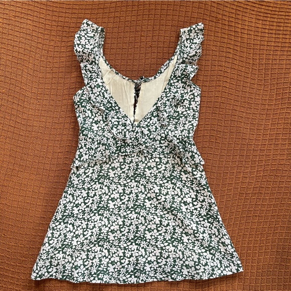 Princess Polly green and white dress, size 10 - Picture 2 of 3